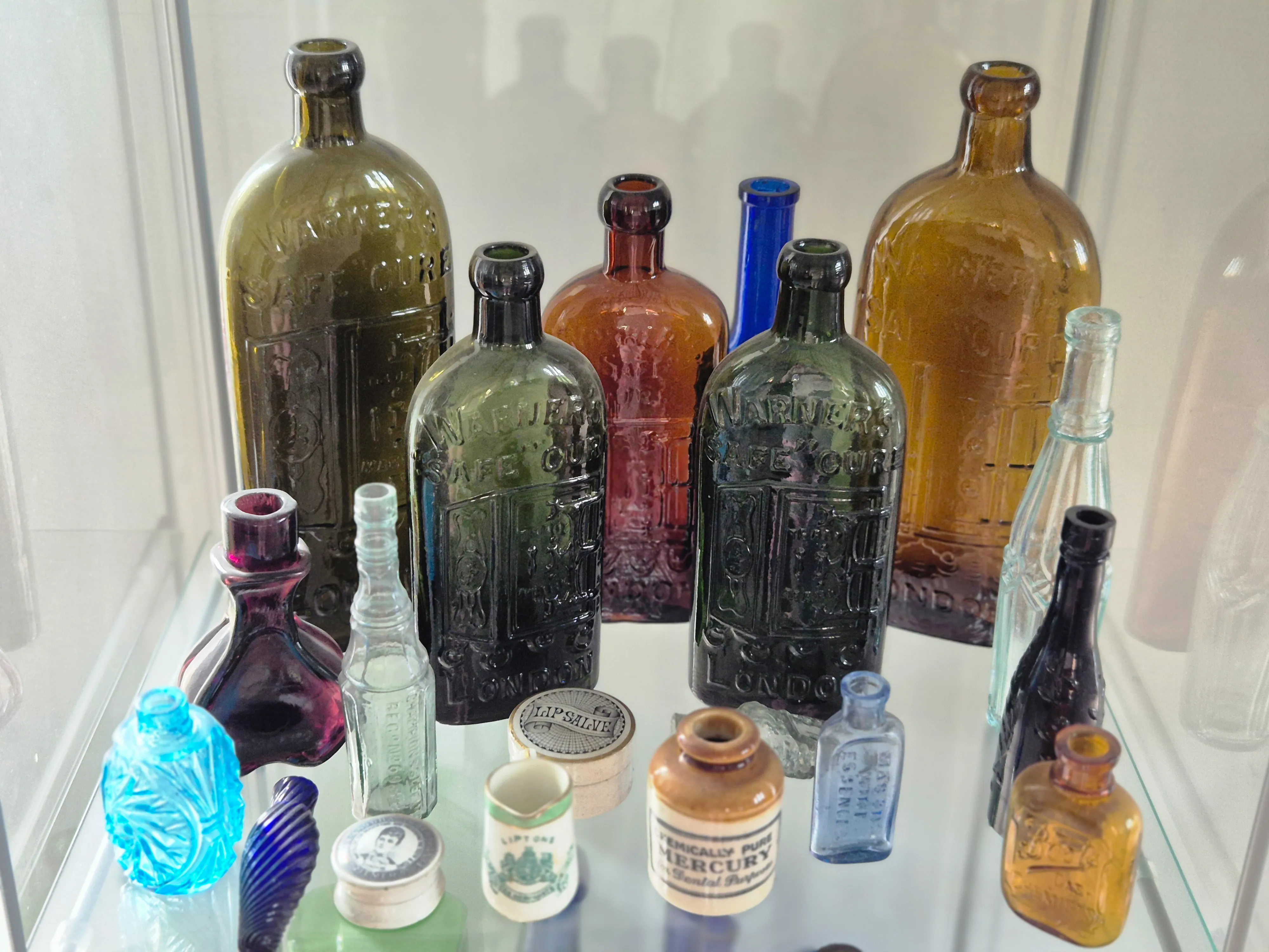 Antique collectables